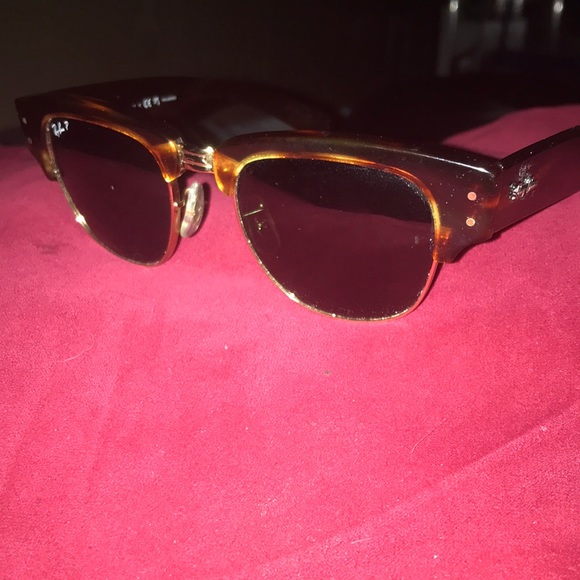 Woman’s Ray Ban Sunglasses main image 4